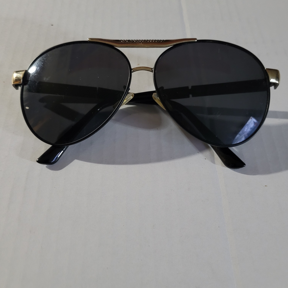 Stylish Black Aviator Sunglasses